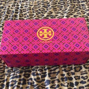 SEVERAL SIZES OF TORY BURCH SHOE BOXES